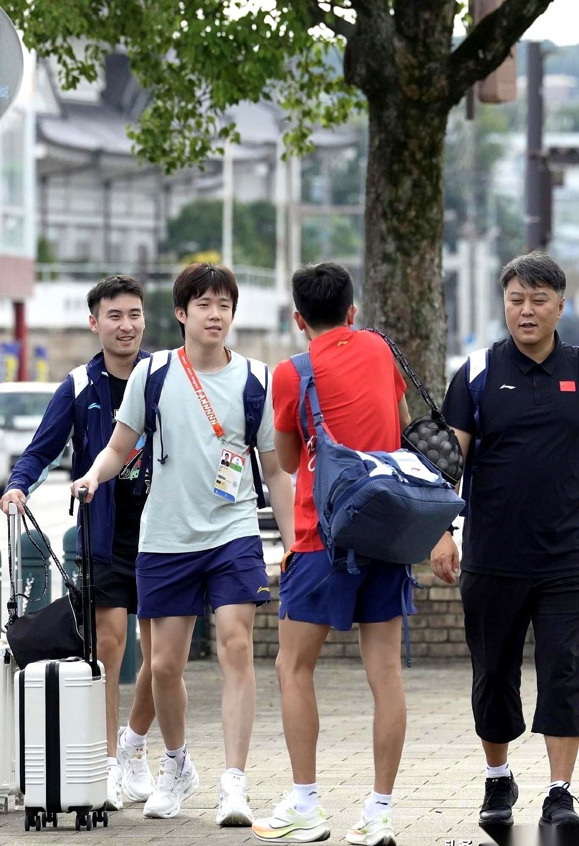 这届乒乓球男团比赛还没开打，日本队先把狠话撂台面上了。张本智和跟松岛辉空这两个绝对主力，直接给出了一