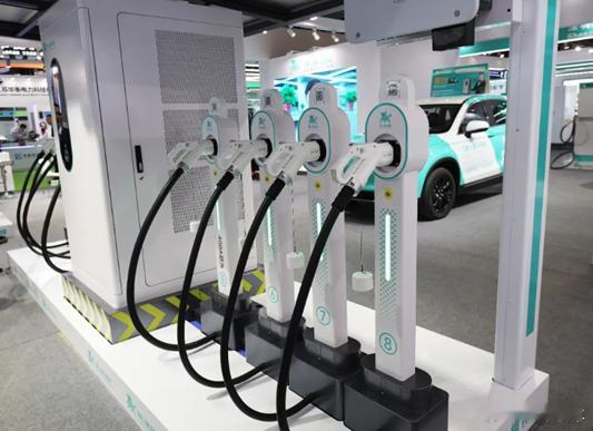 6年电车省了多少钱？车主：电池没事，钱没少花加一次油要几百块，但充一次电才三五