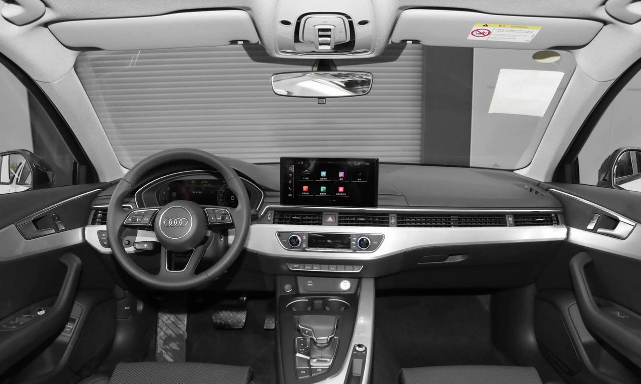 奥迪A4L：豪华品牌性价比之王，年轻人第一台豪车首选想买豪华品牌轿车，又不想太贵