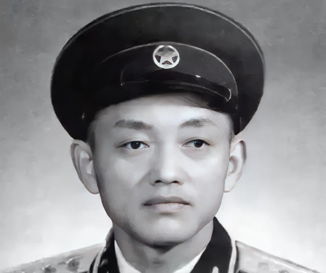 1951年，志愿军的一个团因为没有收到总部撤退的命令被美军包围，就在进退两难之际