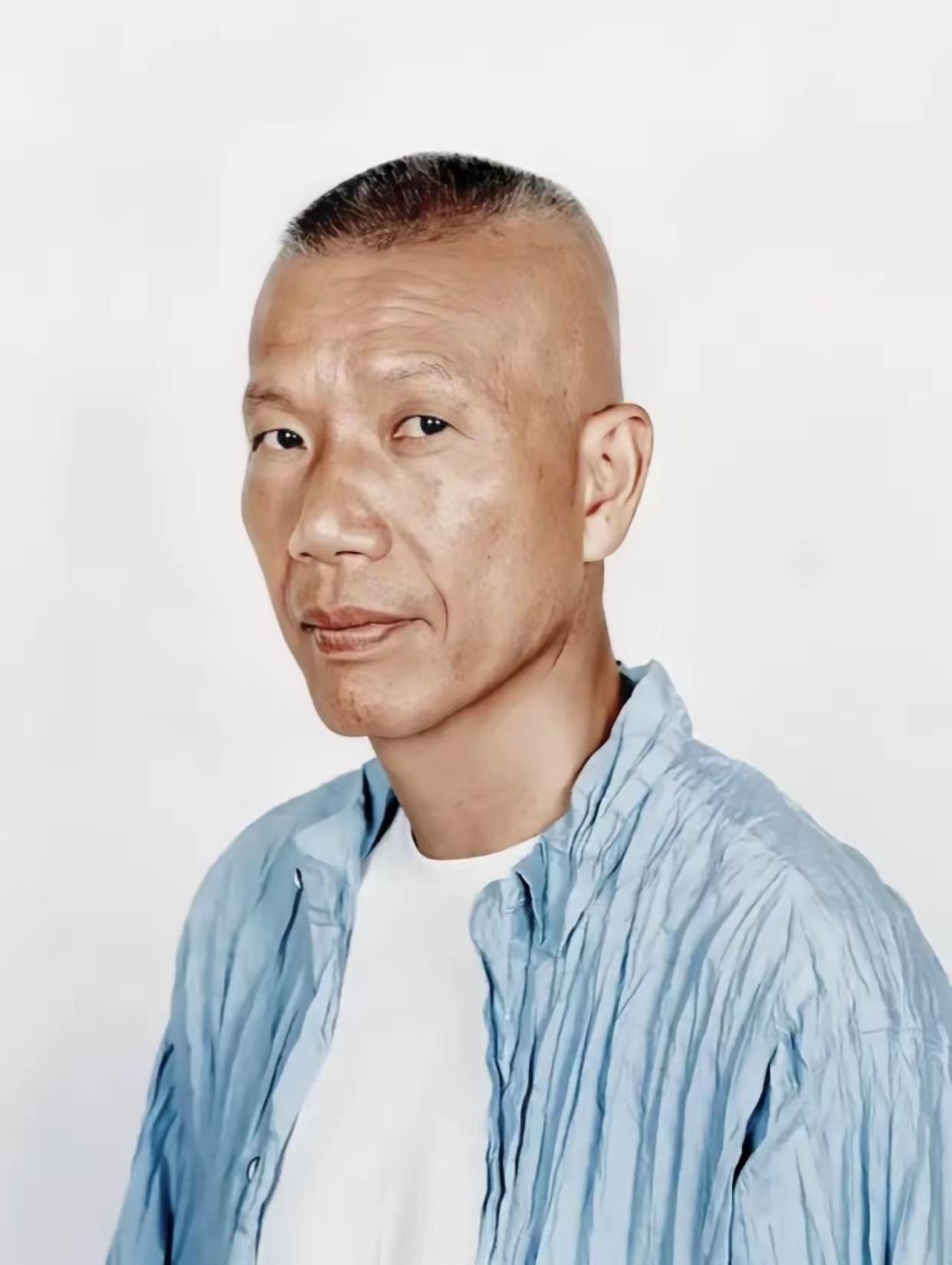 蔡国强出名了，喜马拉雅山放烟火出名，真的是不放烟花不识君，一放烟花天下知！不知道