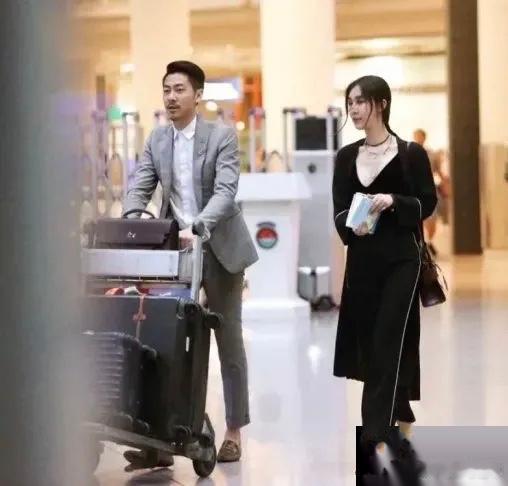 王石小娇妻真放的开，不得不说，身材是真的好​​​​
