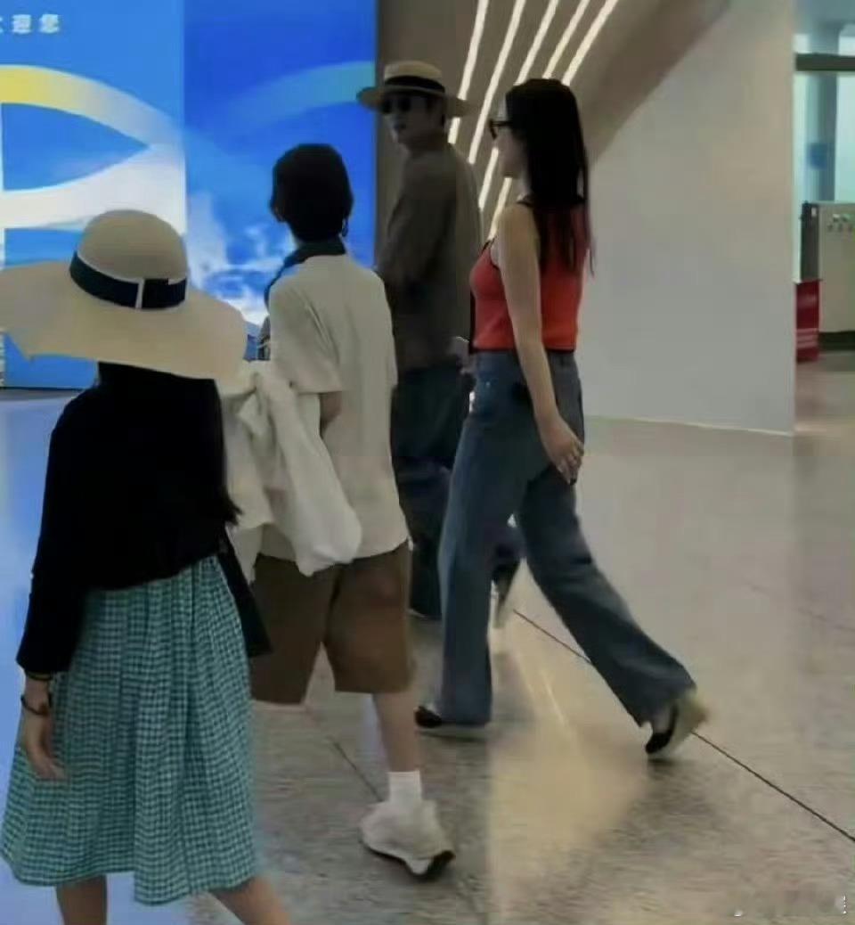 嗯哼妹妹长这么大了妹妹一直没有公开现在已经长这么大了​​​