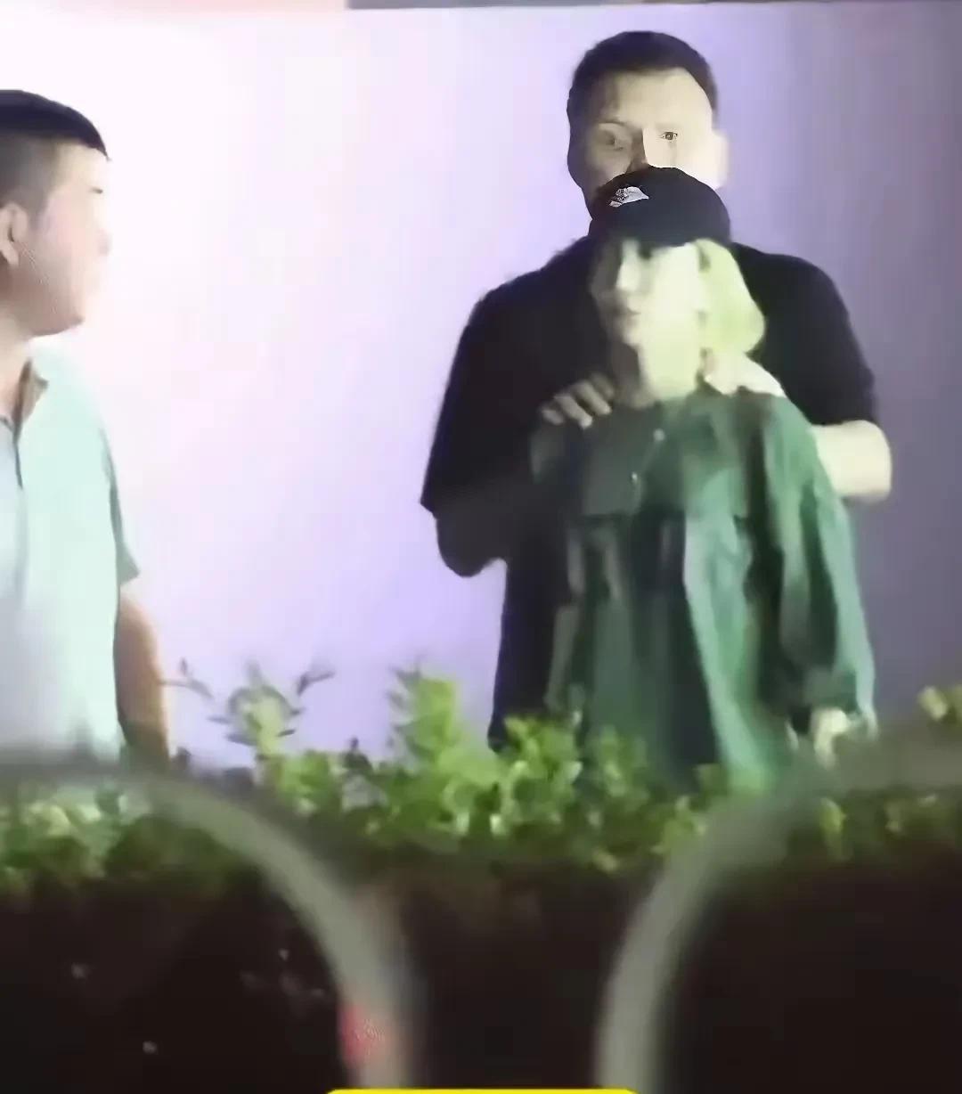 爱奇艺总裁车澈，我一直以为他叫车辙，不对啊，他不是那个什么好声音李嘉格的老公嘛？