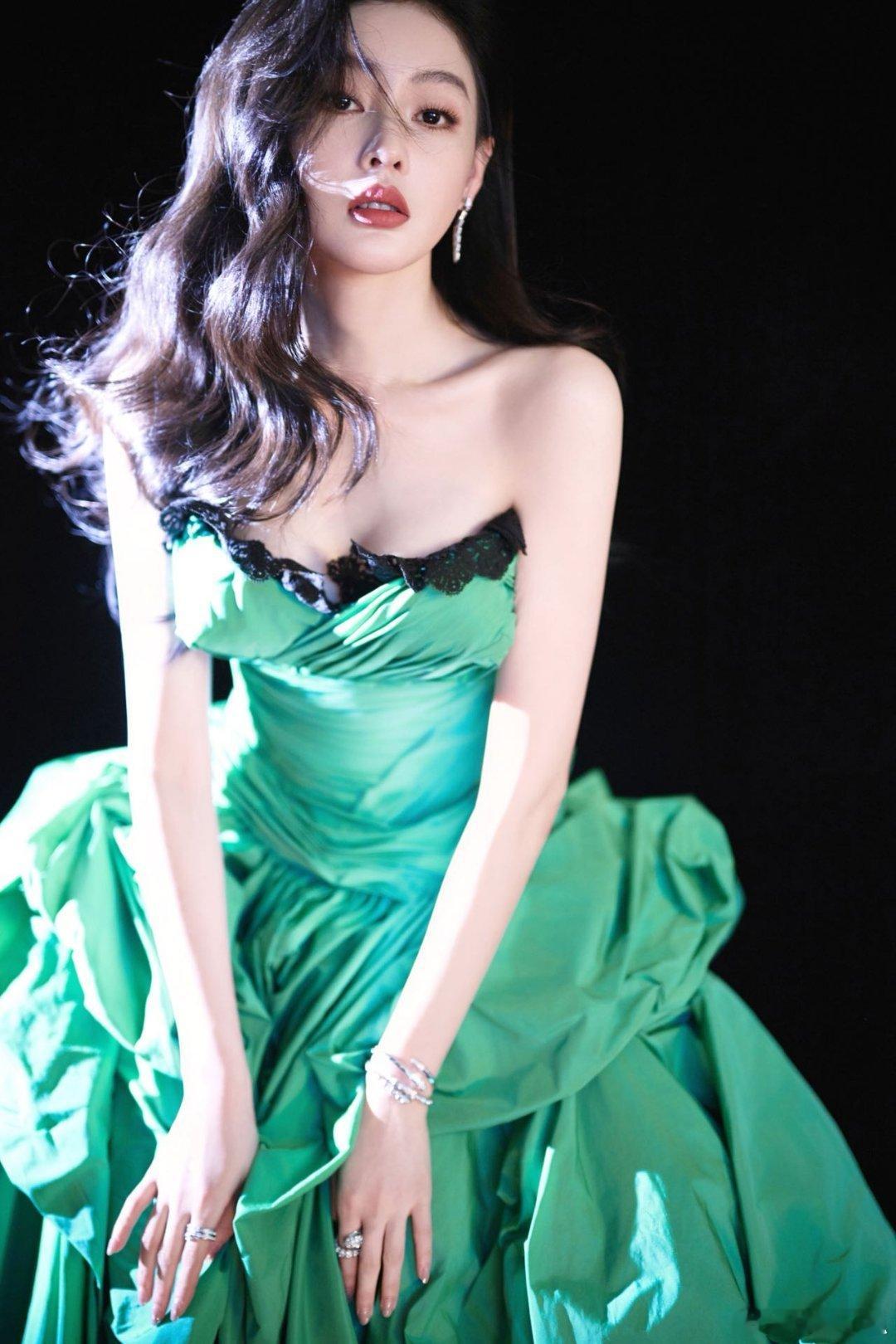 张天爱工作室谣言可恶可恨 还没见谣言先见辟谣，有些人实在太闲。支持姐姐勇敢维