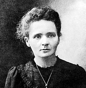 1927年，美国一男子为了展现男性雄风，连续4年饮用1400瓶核辐射水，下巴被放