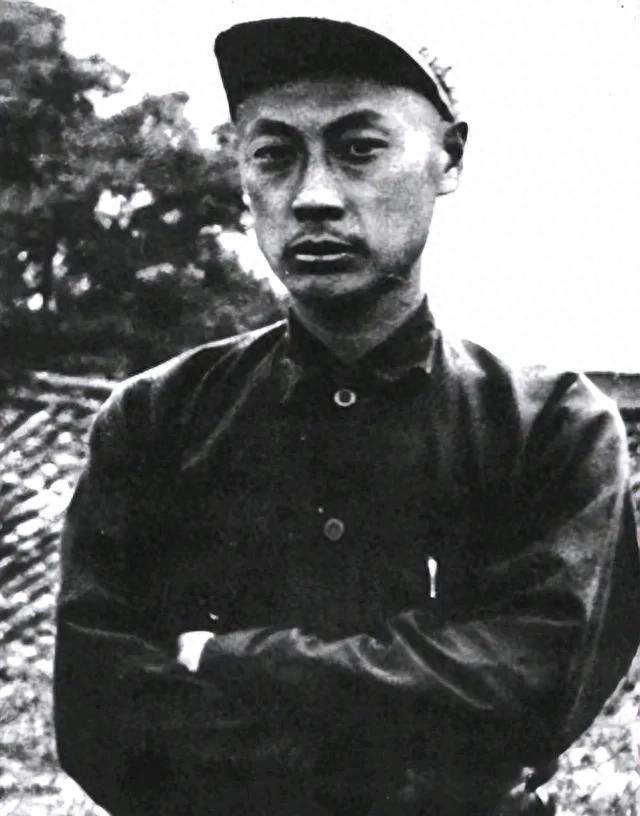 重庆解放前夕，特务突遭逮捕后供出女性上司，历史背后的真实细节令人感到毛骨悚然！