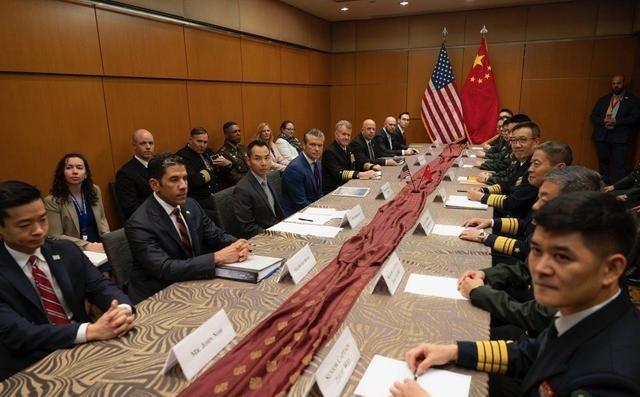 中美防长见面详谈，台海问题成焦点，祖国统一近在眼前？中国国防部长董军和美国国