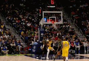 湖人2分钟打停鹈鹕原因唯一，詹姆斯！北京时间1月7日，湖人与鹈鹕的比赛末节仅打