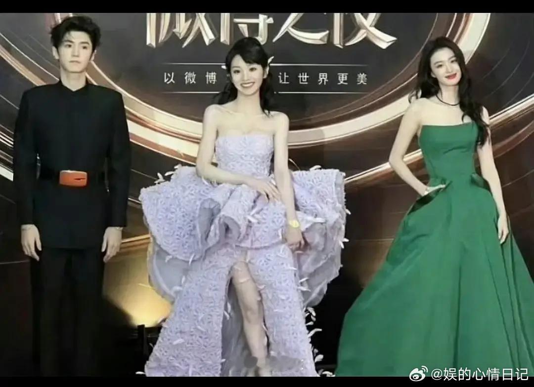 这张图片真的是被来回拉出来掰扯前段时间船成何体统lzz逆风就是拿这张照片嘲讽传船