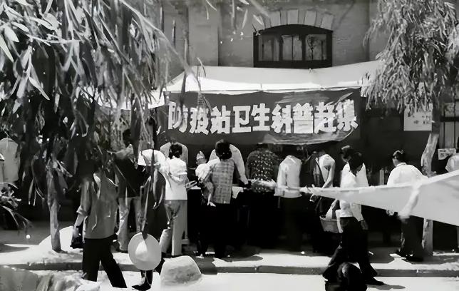 1974年，南京一名女护士在防疫站遇害，之后警方从她体内，取出几根黄而泛白的毛发
