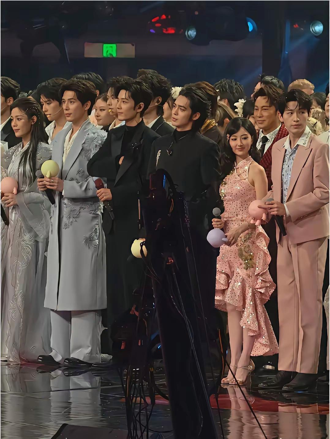 至今为止，没有发现长得高的坏处