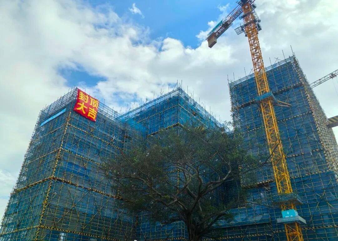 福州城投集团所属省二建集团承建的泉州后埔片区完全中学项目，实现主体结构全面封顶。