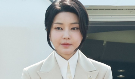 尹锡悦夫妇坐牢，家里5只猫6条狗无人看管。不得不说，尹锡悦夫妇真是有爱心，居然养