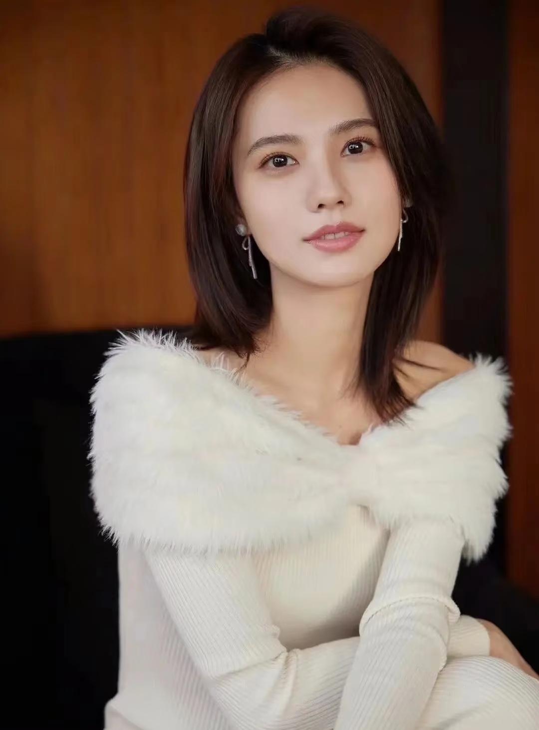 终于知道姜佩瑶为什么不结婚了？不是没人馋她身子，也不是她和刘冬沁谈恋爱，而是