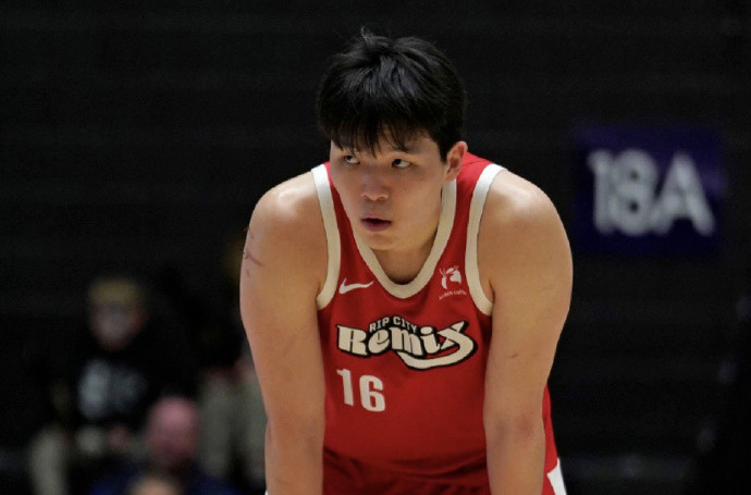 开拓者从G联盟召回杨瀚森开拓者官方宣布，从G联盟召回杨瀚森。杨瀚森在昨天和今天