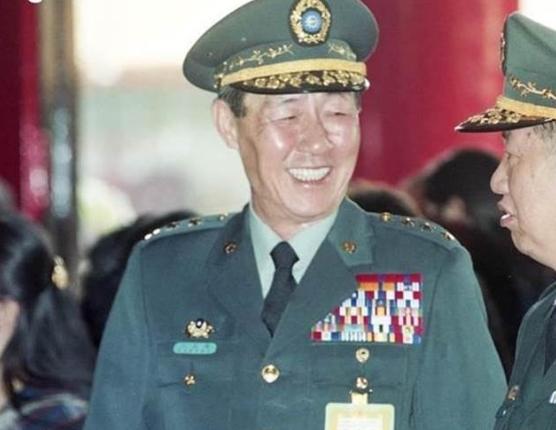 台军一级上将曾下令死守台海，但为回安徽老家探亲祭祖，主动辞去一级上将终身职职位！