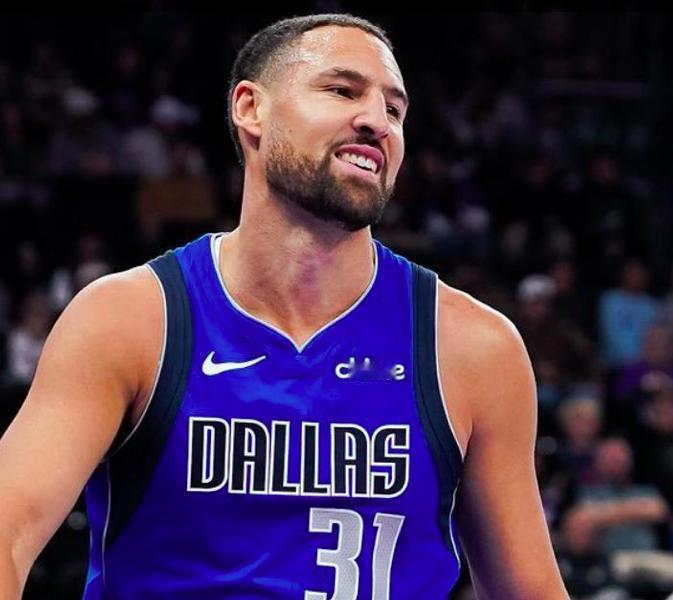 汤神没老，只是没地方站了。在勇士，他跑出空位，球就到手里。在独行侠，东契奇一