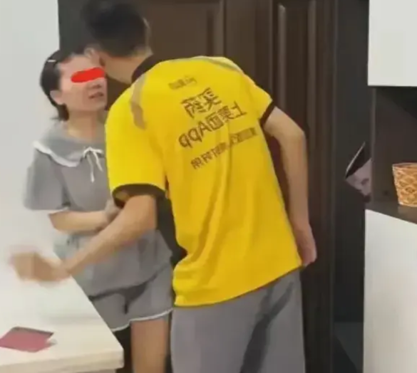 深圳一哥们跑外卖辛辛苦苦干了几年，攒了40万全交给老婆保管。想着以后买房给孩子上