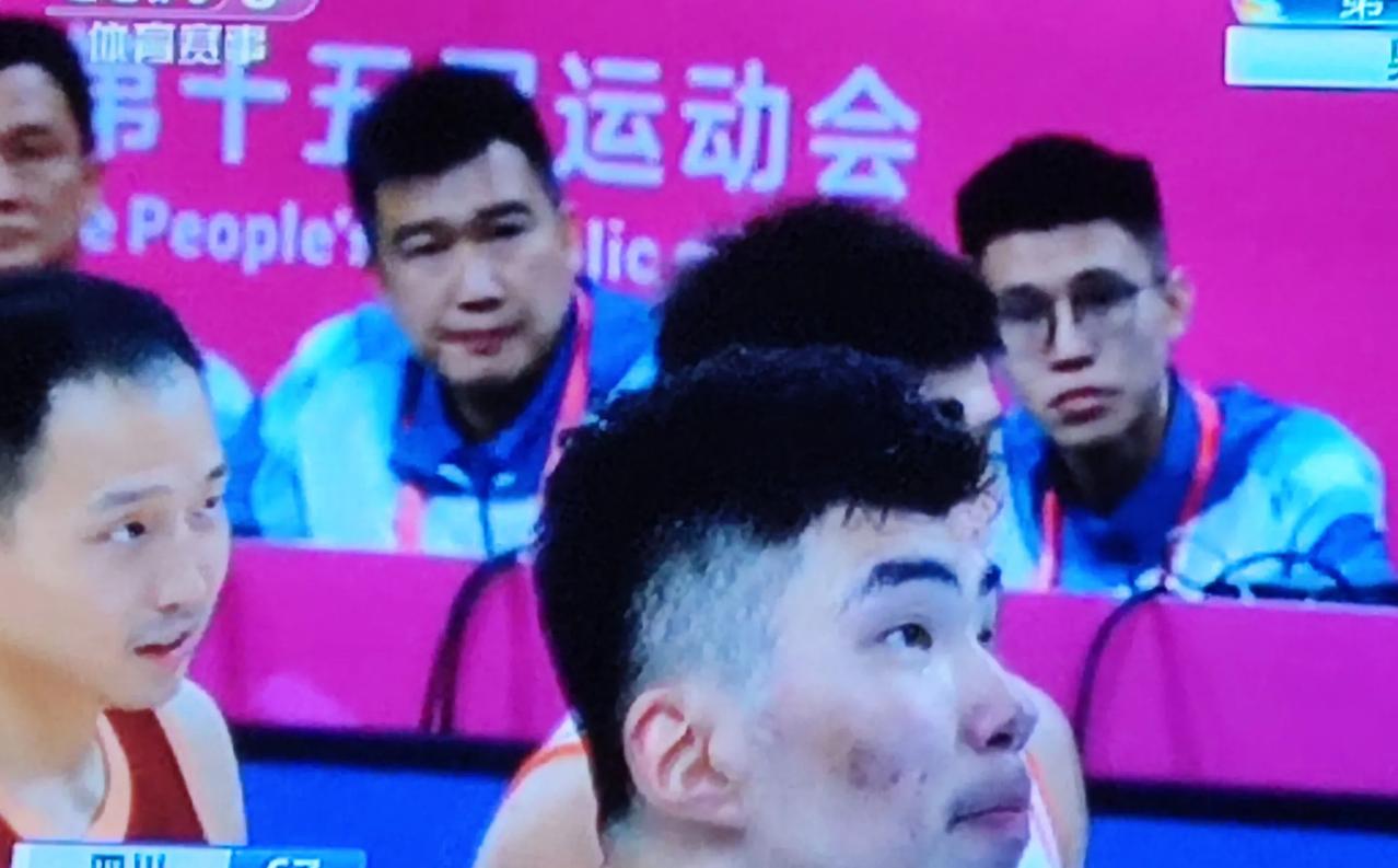 全运篮球半决赛，浙江80-77战胜四川，冷门？非也，四川队的雇佣军毕竟为利益而战