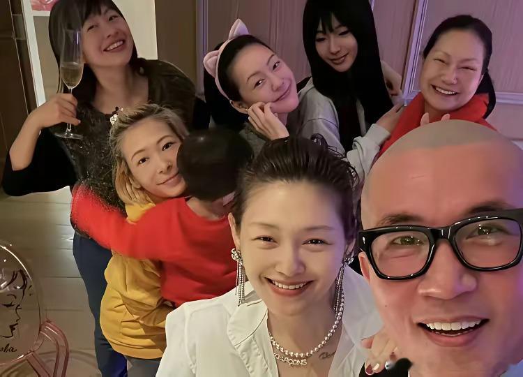 S妈决定去小S家跨年了具俊晔也决定和S妈一起了小S一听S妈和姐夫这么说，她直接给