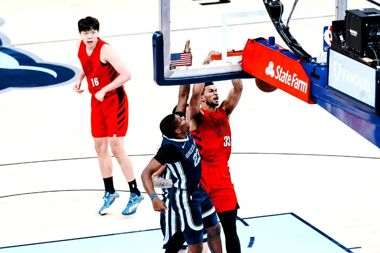 杨瀚森和周志豪有差距人家是乐透秀，一直在美国打，还打了一年已经，年纪也大一些，