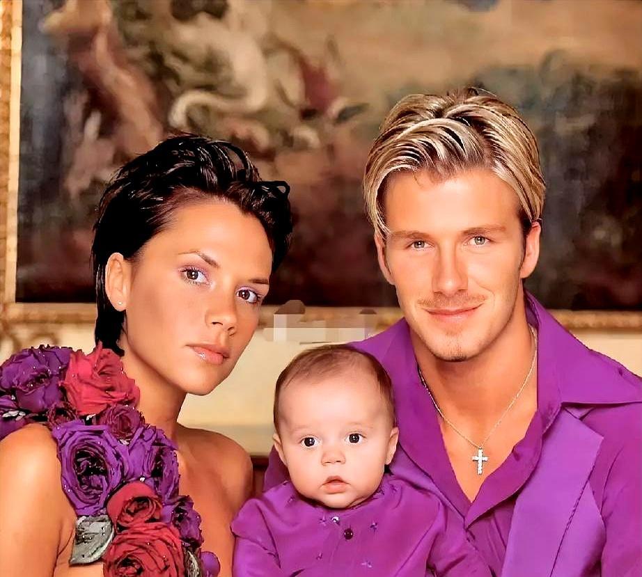 贝克汉姆这对夫妻，真不是盖的。但要说谁是顶梁柱，还得是小贝自己。快50岁的