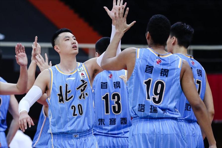 北京男篮忍痛割爱！8月13日，据北京男篮透露：功勋老将方硕将暂别球队，新赛季