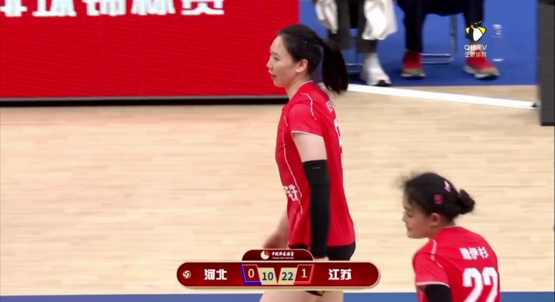 女排全锦赛，江苏女排龚翔宇、吴梦洁、唐欣、张籽萱正在名古屋参加亚运会，所以缺兵少