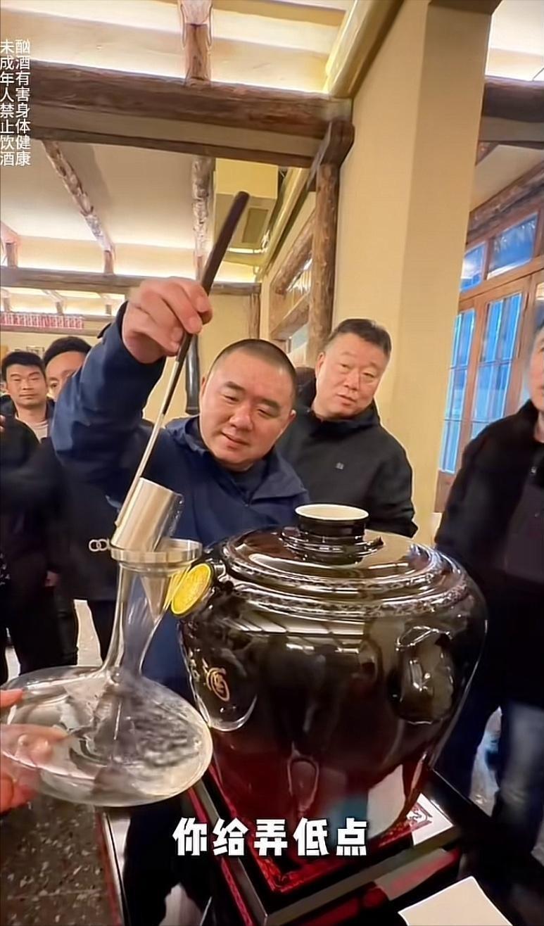 用饭碗喝掉一套首付？北京一场家宴，颠覆了所有饭局逻辑最近北京一场不起眼的家宴，