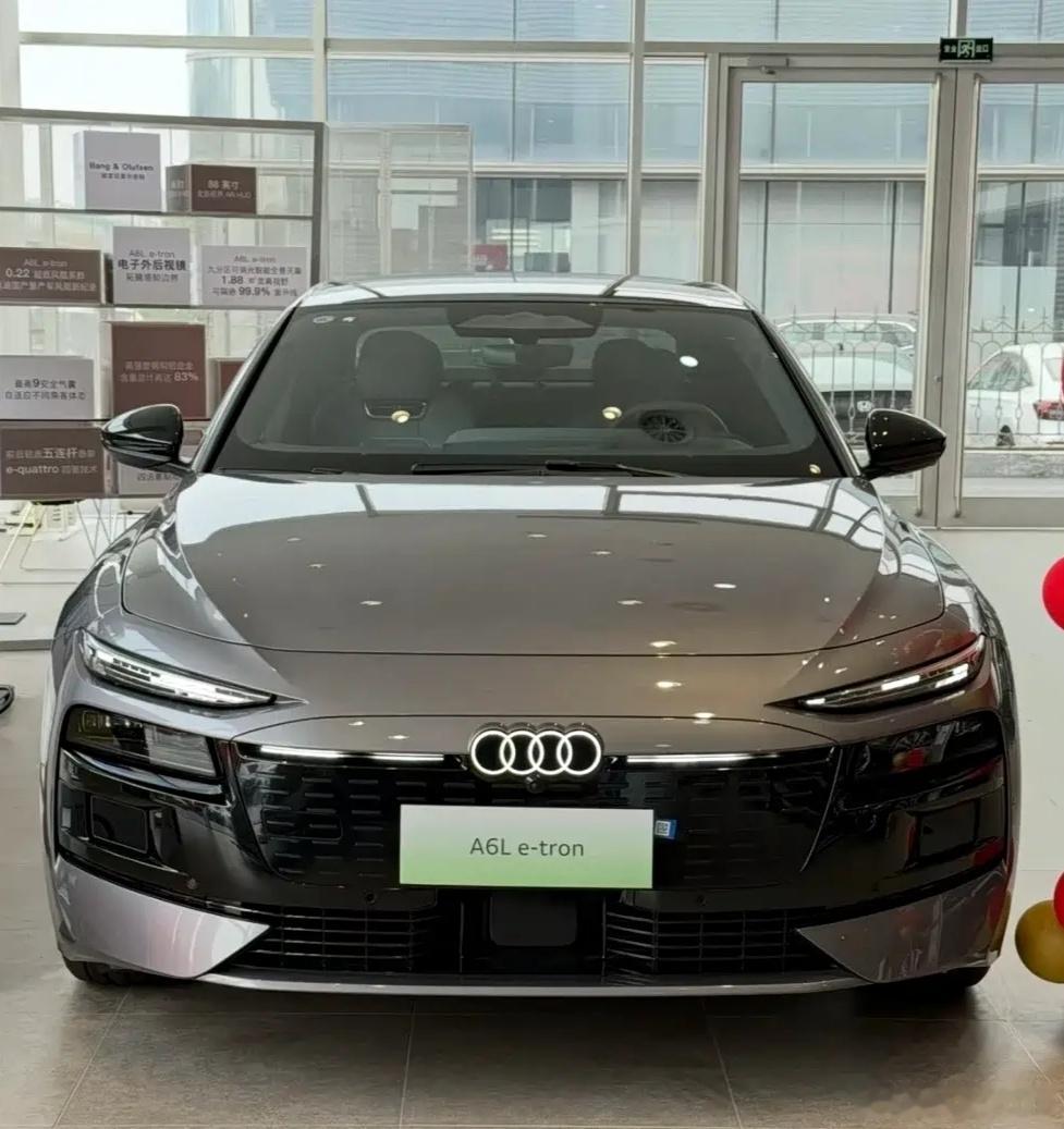 卖掉40万奥迪换国产，他终于不用再“解释”了朋友提那辆奥迪e-tron那天，发了条朋友圈。当年，指导