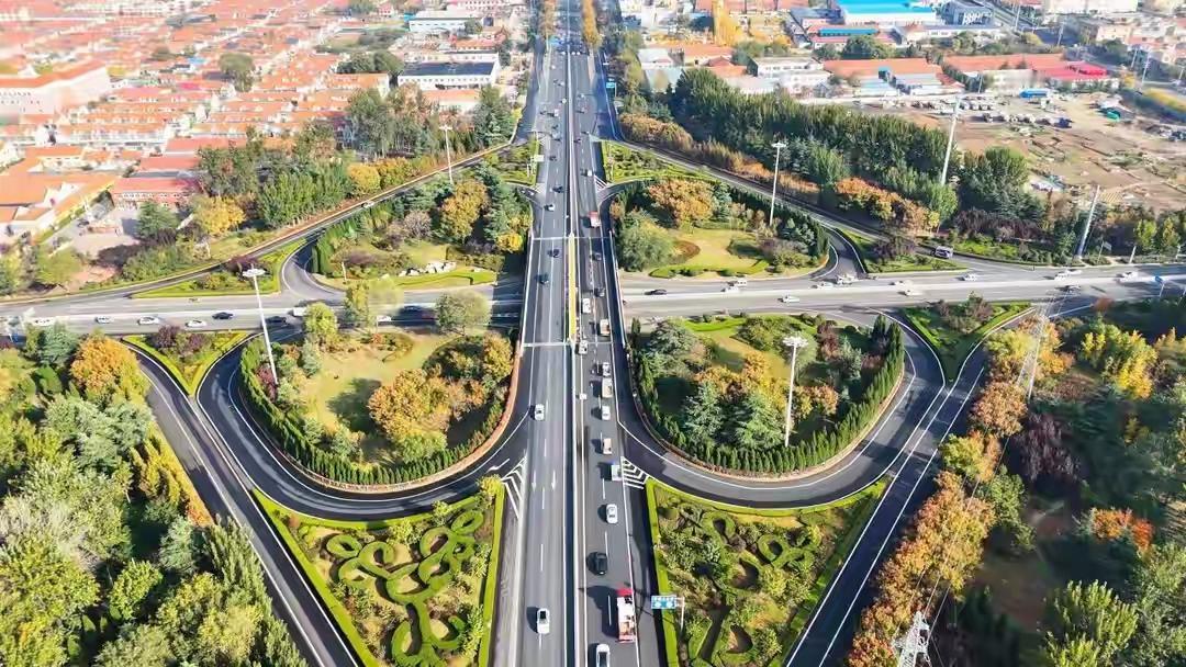 青岛即墨震撼宣告！204国道提前68天打通血脉，玄武岩纤维黑科技让坑洼路变康庄大