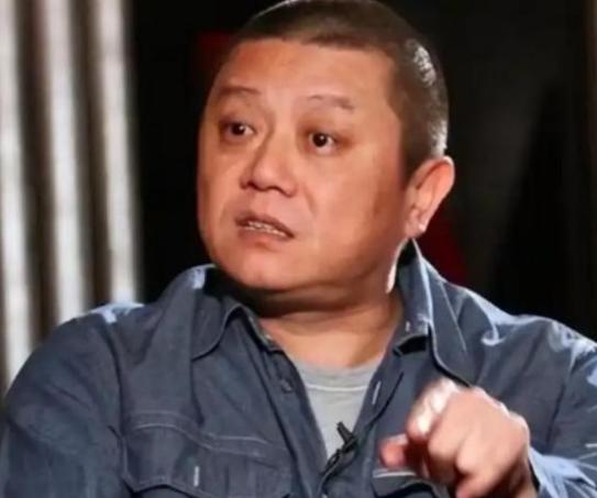 突然发现统一台湾省的建议，王朔的思路太妙了！他曾说，统一台湾不需要打仗，先宣布台