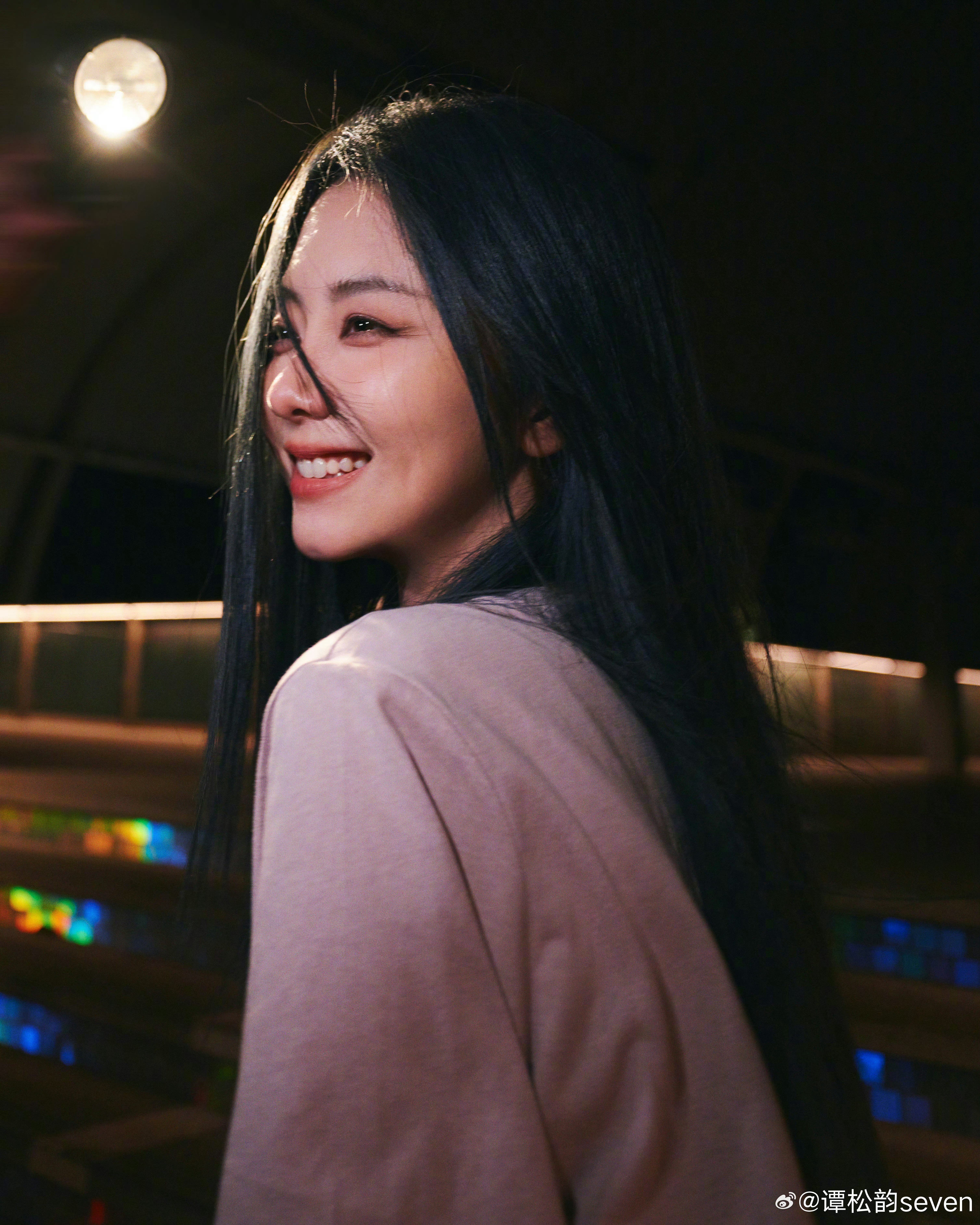 哇谭松韵拍五天的商务耶到底拍什么呢谭松韵：不告诉你