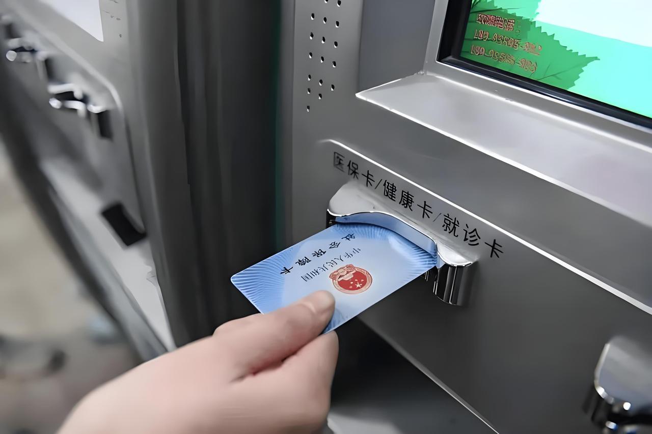 我觉得，我们国内的医保设计是极度实用主义的。民众想要的医保是什么样的？不考虑成本