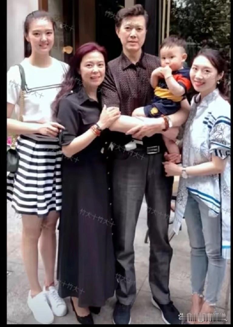 一家子全是“巨人”！张常宁的娃未来身高要超2.2米？这基因真的赢麻了先看这