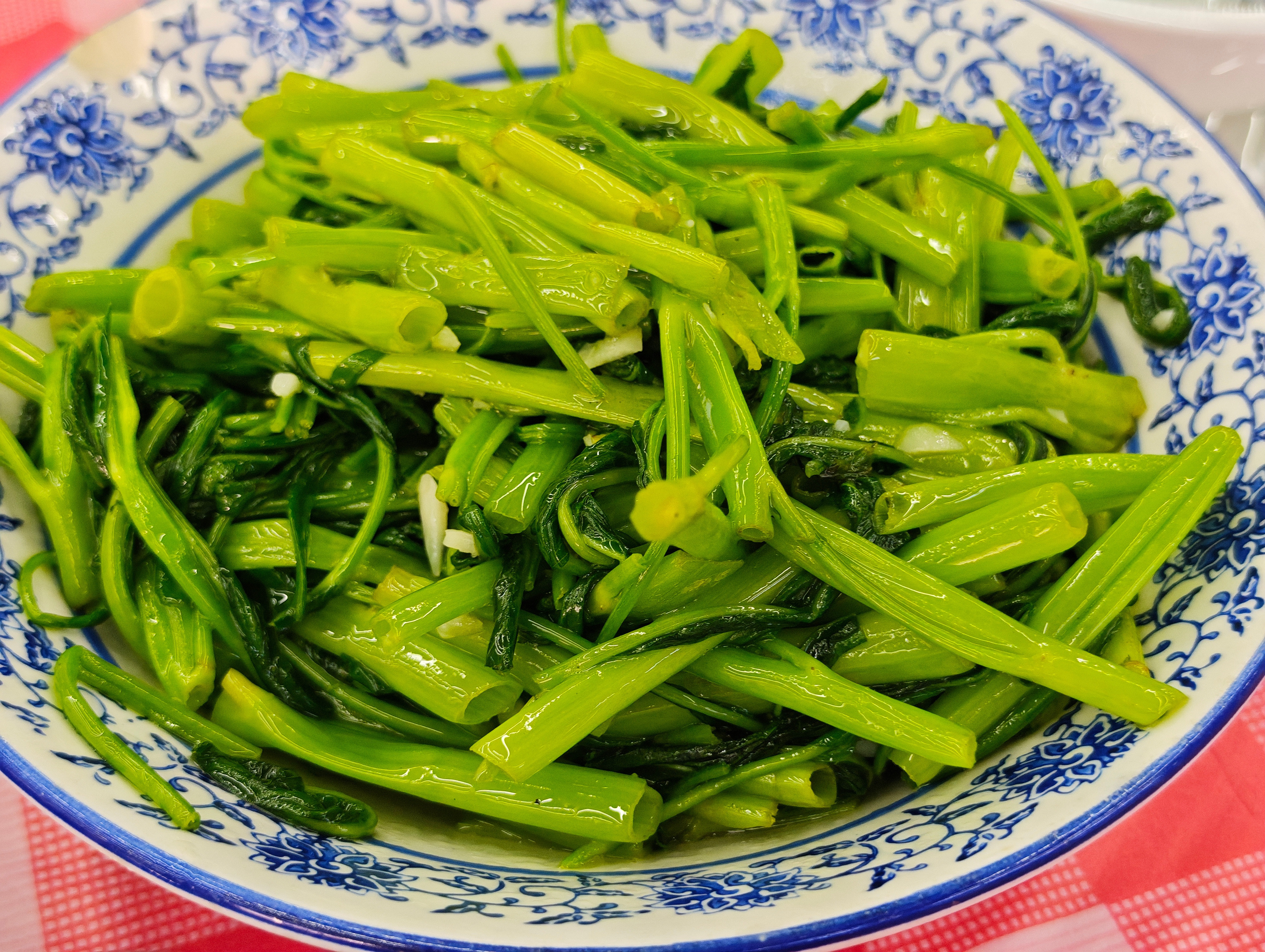 今天吃江西菜，除了炒米粉和猪脚拉完了，其他可以给到顶级，尤其是这个辣子红烧肉，一