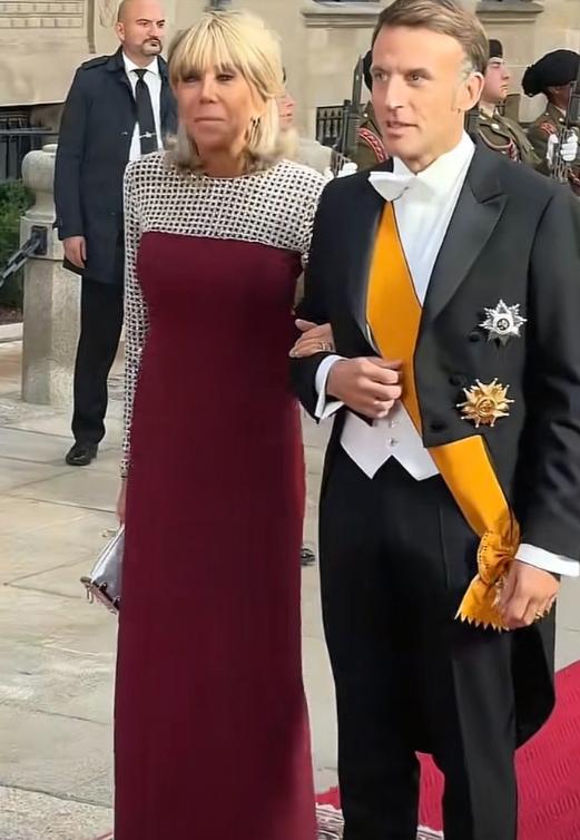 ☁马克龙的夫人比特朗普夫人老太多了！打开社交平台，总能刷到有人讨论马克