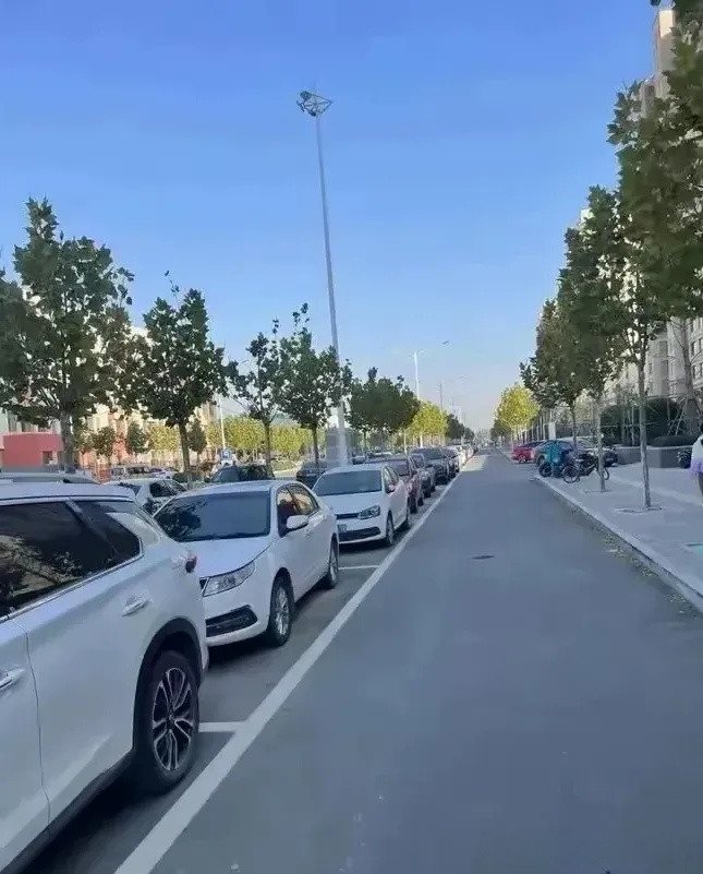 我本人观察，停车难可能是大城市汽车消费升级的一个阻碍点，甚至包括县乡。比如我身边