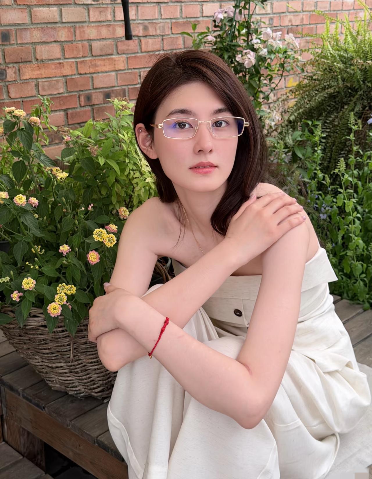我有种很强烈的预感，韩沛颖很难再火。原因很简单，不是因为她半夜爆料刘浩存，