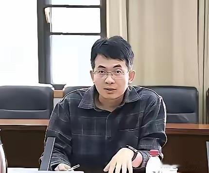 付磊，长江学者、国家杰青，曾经武大的人事部长，后来调任安徽大学副校长，网传年薪百
