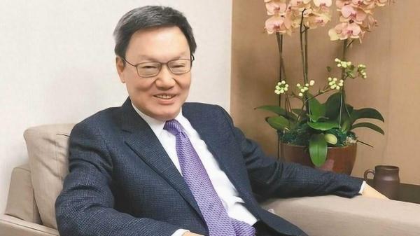 苏起警告，中美谈不拢，大陆就要“自己来”。台前“国安会”秘书长苏起昨天（5月