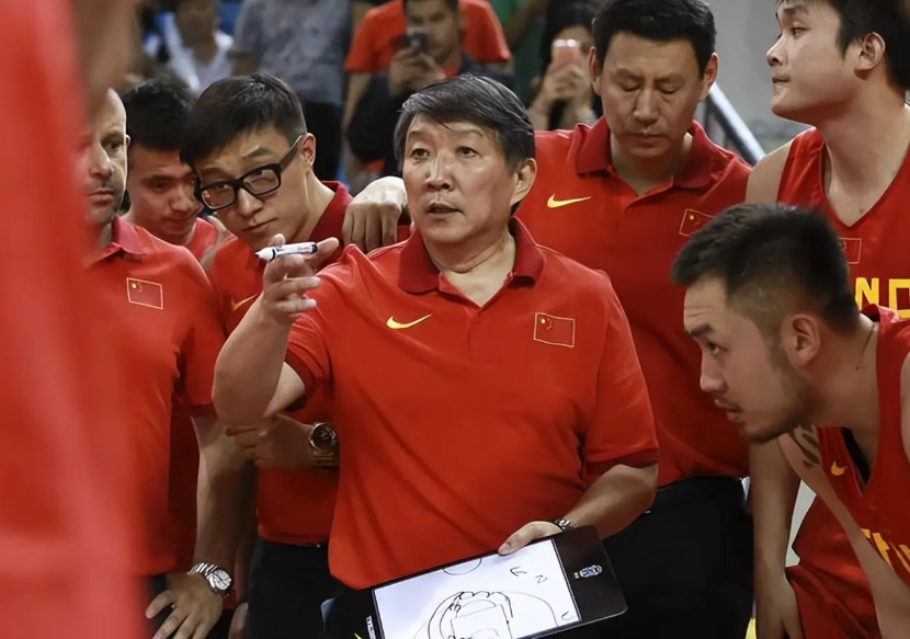 CBA名记痛批中国女篮：球队内外衔接不流畅、不合拍，没有一个堪当大任的国手！