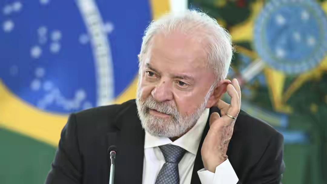 “我们应该发展自己的国防力量，以防我们可能遭到外部入侵。”巴西总统卢拉说！面对