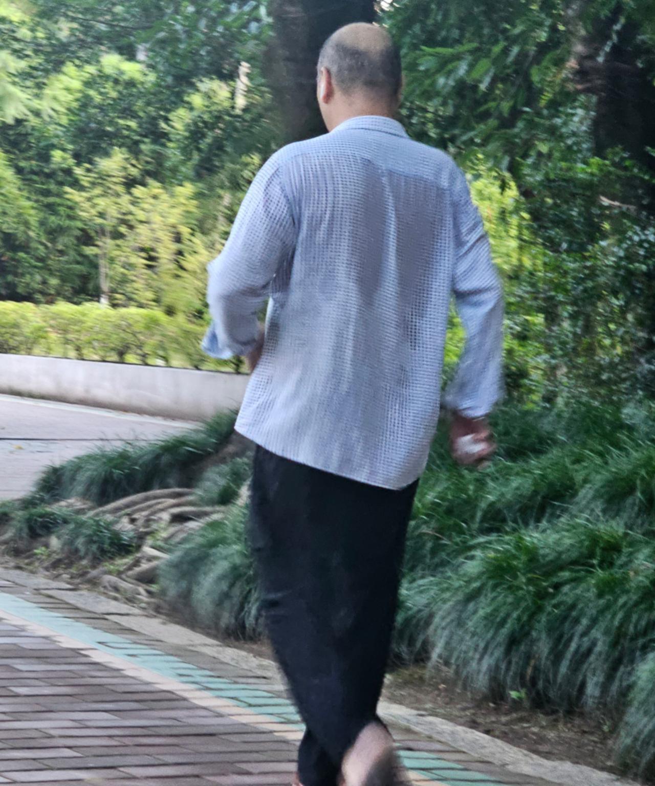 50多岁了，突然想明白一个挺扎心的事儿——这辈子遇到的所有人，说到底都只是路过而