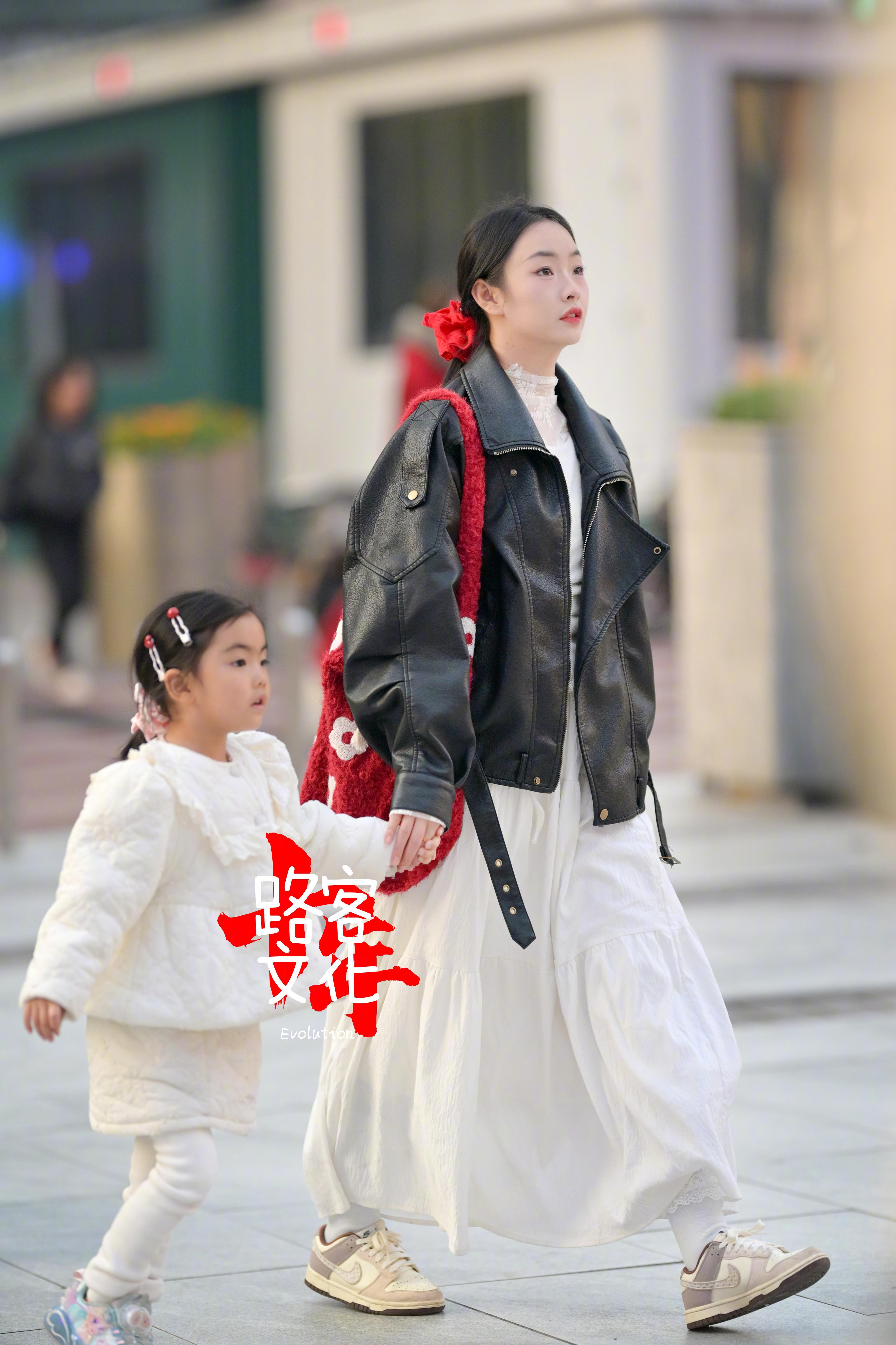 街拍以后换风格生活化琐碎扣1人文扣2性感大长腿扣3继续小姐姐穿搭扣4