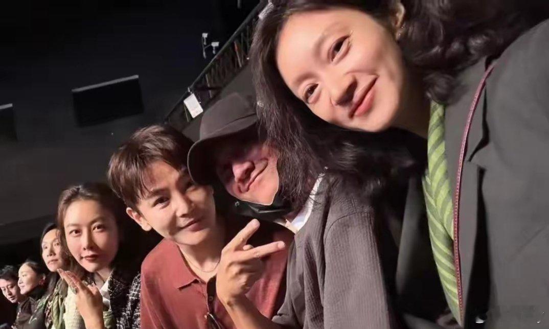 同学聚会，文章状态回归，沈佳妮素颜全场最美​​​
