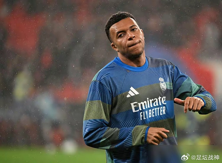 姆巴佩的膝盖，值2亿欧元。皇马内部急了。没有姆巴佩，淘汰曼城几乎不可能。本赛季，