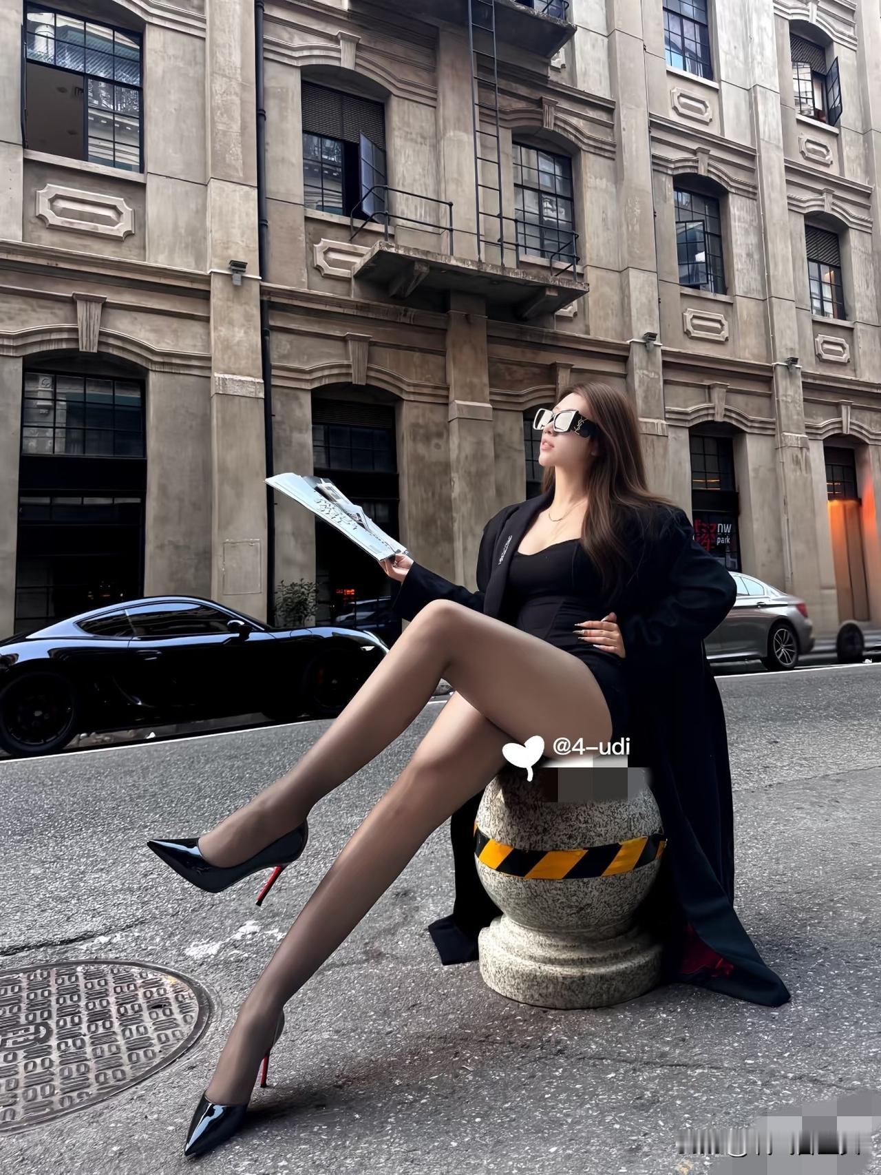 宇宙的尽头是黑丝御姐归来超级大长腿