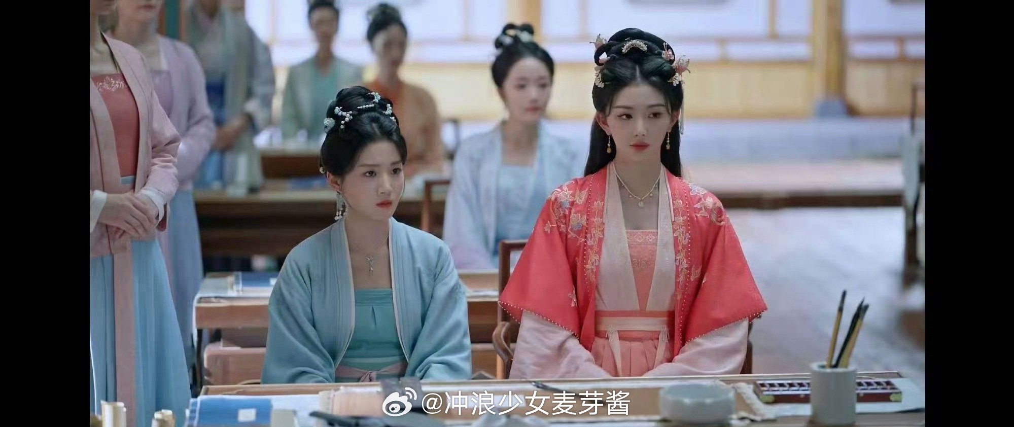 这剧没火，是男女主纷纷被艳压了的原因吧​​​